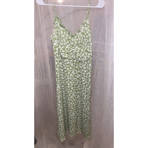 Lulus: Green floral dress - Picture 3 of 4